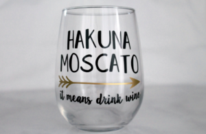 hakuna-moscato-sister-friend-mom-mothers-day-iam-tiffany-renee-the-maria-antoinette