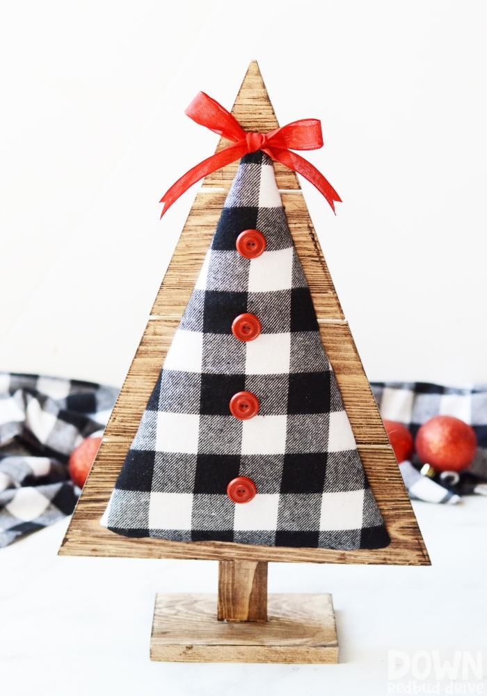How to Make a simple mini Christmas tree with ribbon - The Boondocks Blog